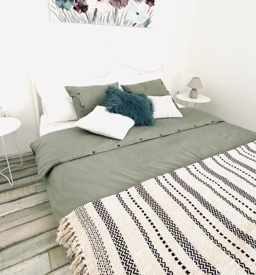 Apartment Valentina Кленовица Экстерьер фото