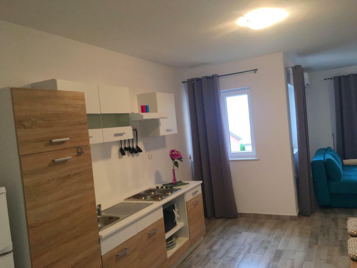 Apartment Valentina Кленовица Экстерьер фото