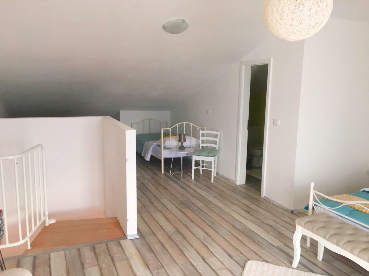 Apartment Valentina Кленовица Экстерьер фото