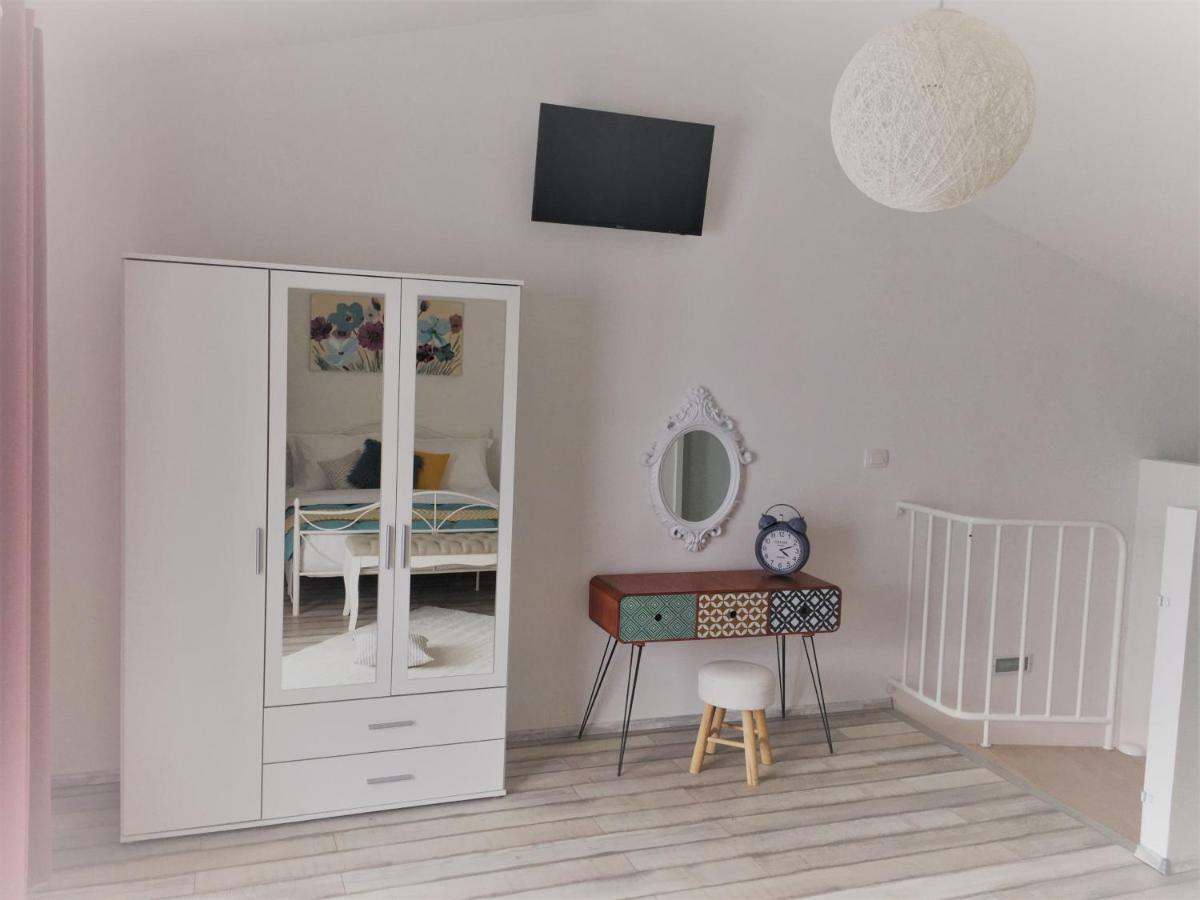 Apartment Valentina Кленовица Экстерьер фото