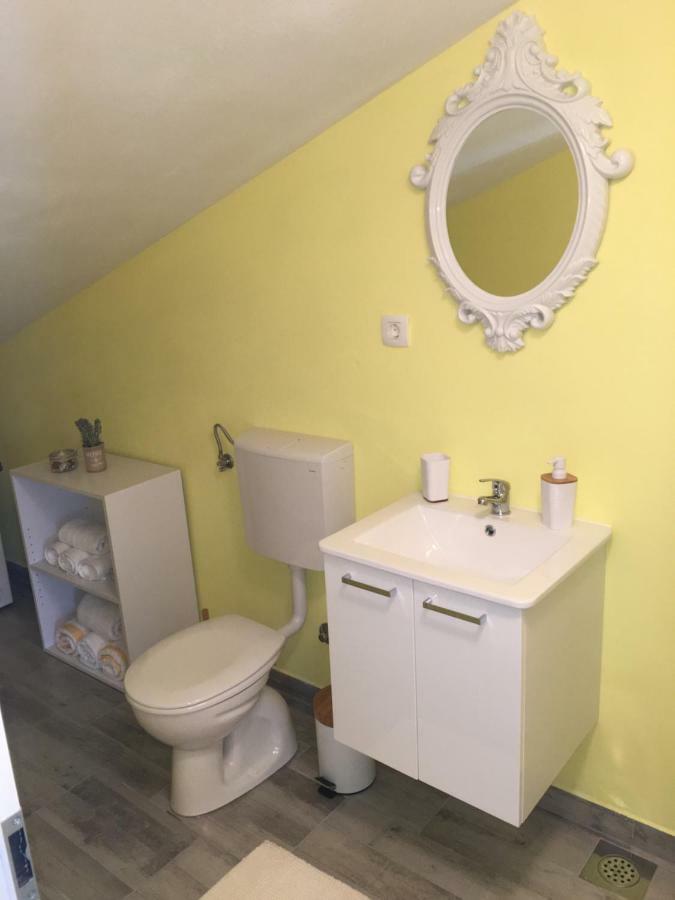 Apartment Valentina Кленовица Экстерьер фото